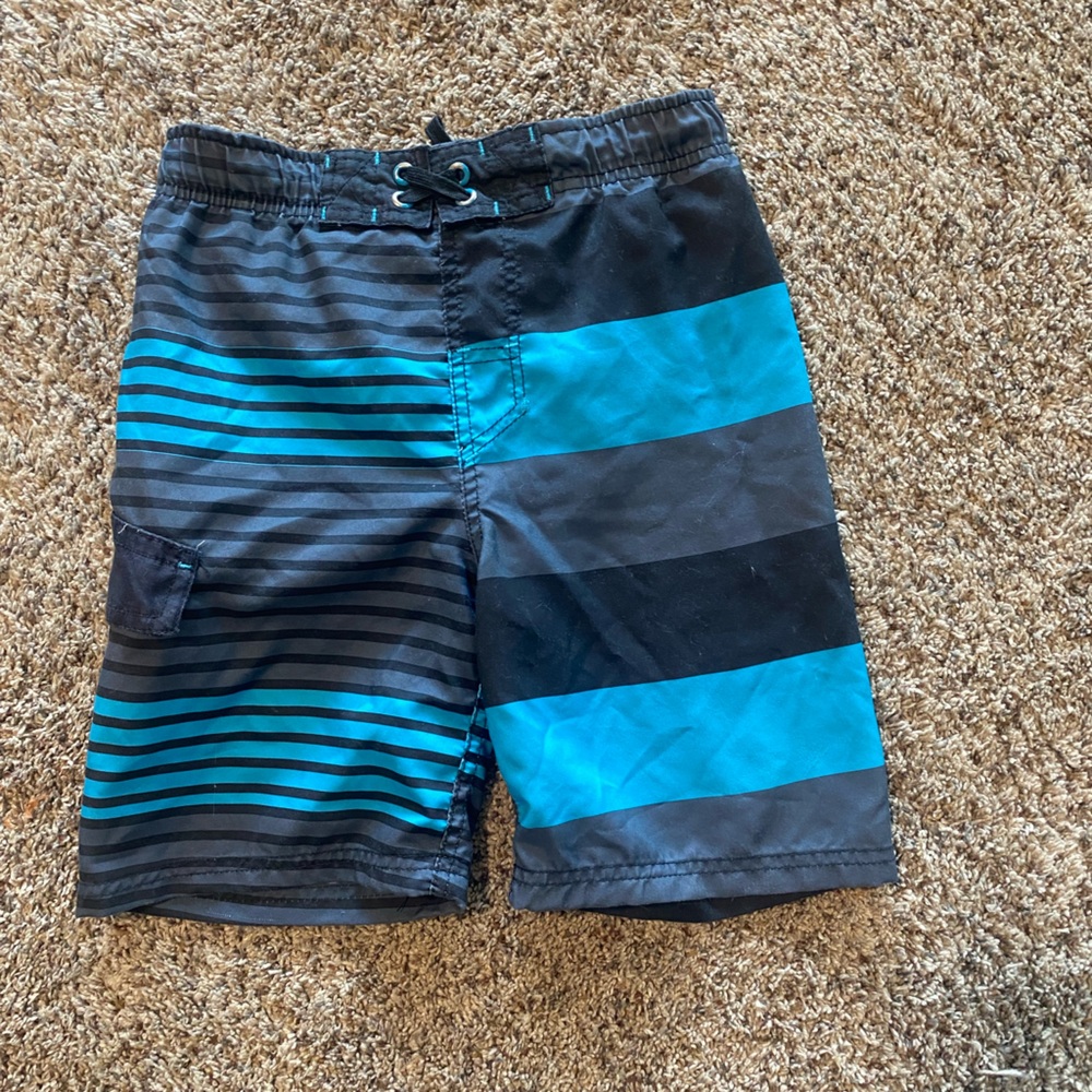 Boys Cherokee swim trunks size S